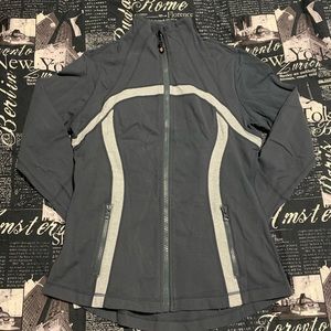 Lululemon define jacket size 10